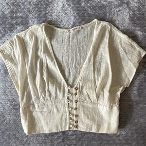 Fitted cropped button up top
